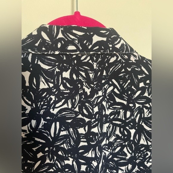 Koret Navy Blue White Floral  Print  Button Up V Neck Size M - Picture 10 of 10